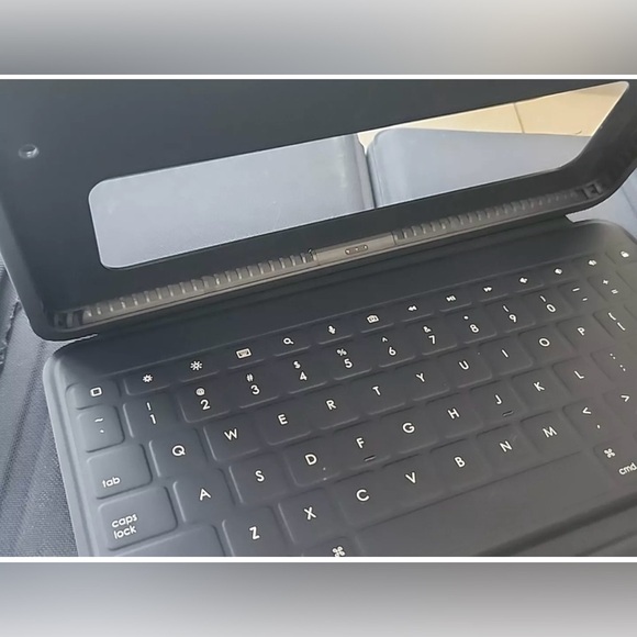 Logitech Rugged Combo 3 Touch Keyboard Case for 10.2" iPad 7th 8th 9th G… - Picture 3 of 8
